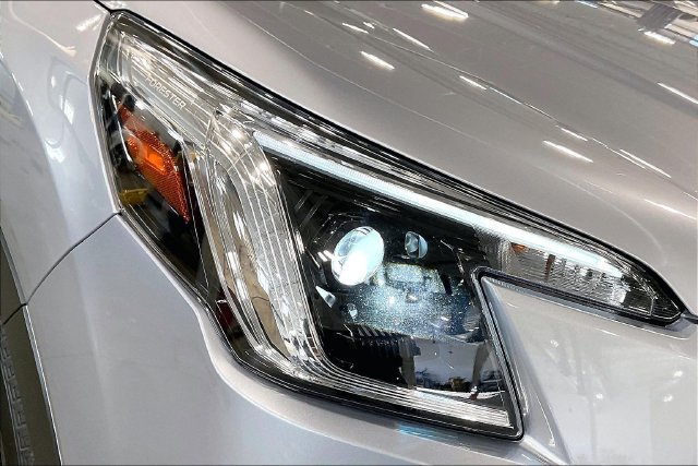 Used 2024 Subaru Forester Premium AWD/4WD image 28