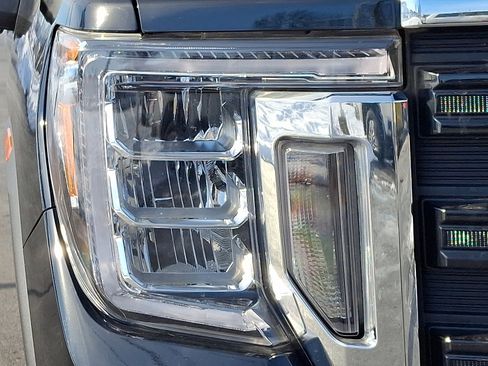 Used 2023 GMC Sierra 2500 Pro image 8
