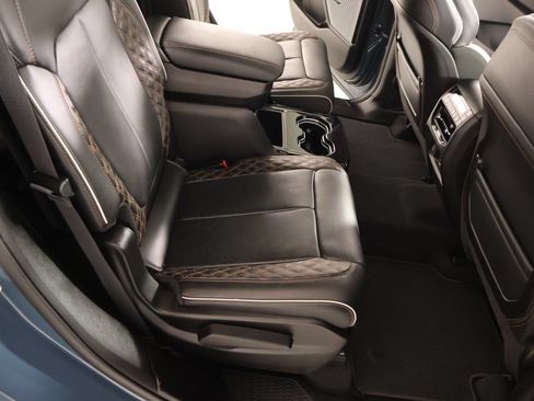 Used 2026 Jeep Grand Cherokee L Summit w/ Obsidian Package AWD/4WD image 16