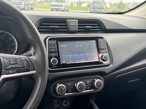 Used 2021 Nissan Versa S FWD image 17