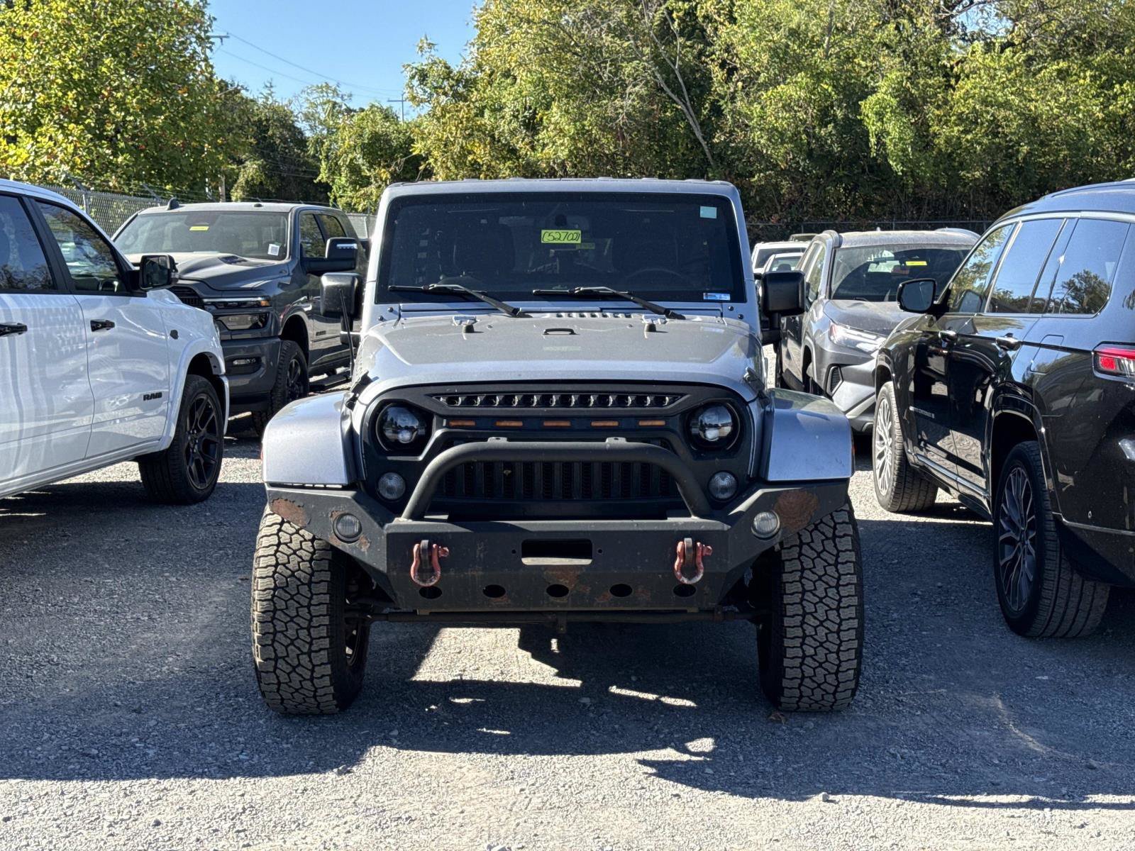 Used 2015 Jeep Wrangler Unlimited Rubicon w/ Connectivity Group AWD/4WD image 2