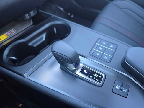 Used 2025 Lexus UX 300h AWD image 31