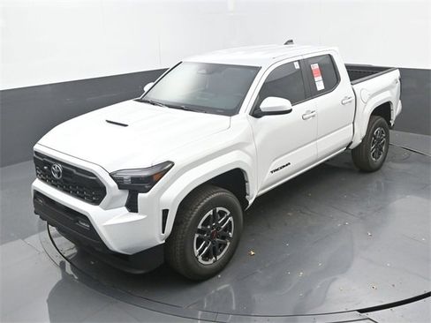 New 2025 Toyota Tacoma TRD Sport image 30