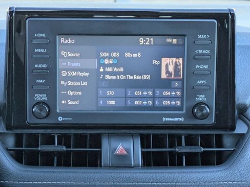 Used 2021 Toyota RAV4 XLE w/ Carpet Mat Package (TMS) FWD image 27