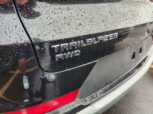 Used 2025 Chevrolet TrailBlazer LT image 9