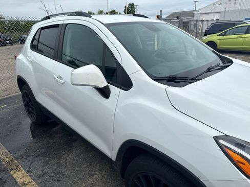 Used 2021 Chevrolet Trax LT w/ Sport Edition AWD/4WD image 7
