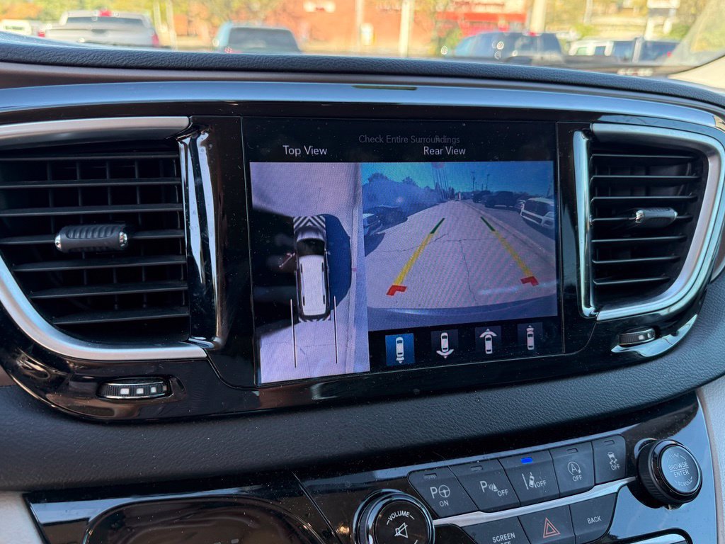Used 2017 Chrysler Pacifica Touring-L Plus w/ Advanced Safetytec Group FWD image 20