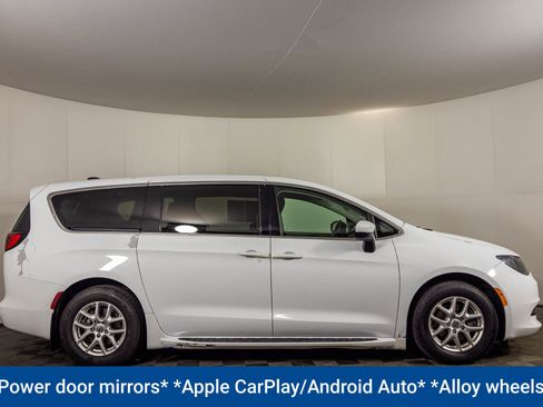 Used 2021 Chrysler Voyager LX FWD image 11
