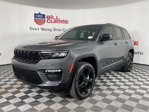Used 2024 Jeep Grand Cherokee Limited w/ Black Appearance Package AWD/4WD image 7