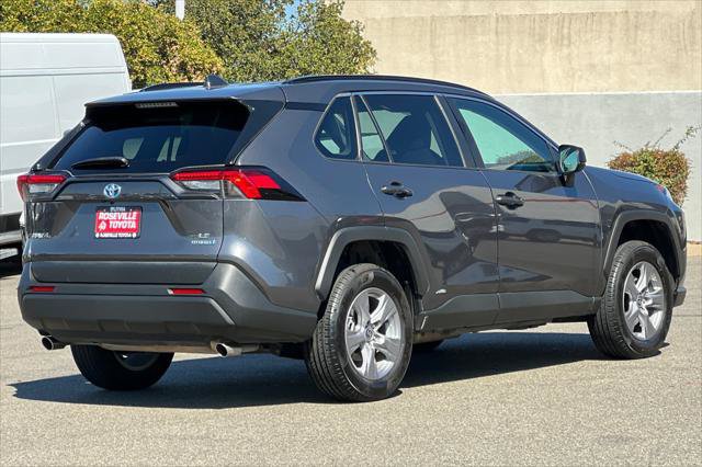 Certified 2022 Toyota RAV4 LE AWD/4WD image 2
