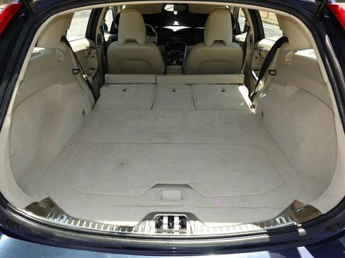 Used 2015 Volvo V60 T5 Premier w/ Convenience Package FWD image 28