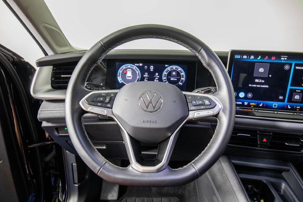 Used 2026 Volkswagen Tiguan SE FWD image 19