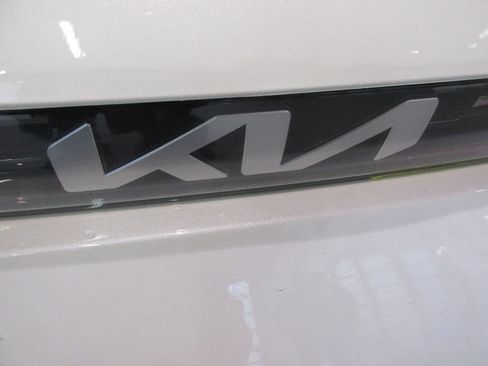 Used 2025 Kia Soul LX w/ LX Technology Package image 9