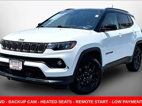Used 2024 Jeep Compass Latitude w/ Sun and Sound Group AWD/4WD image 3