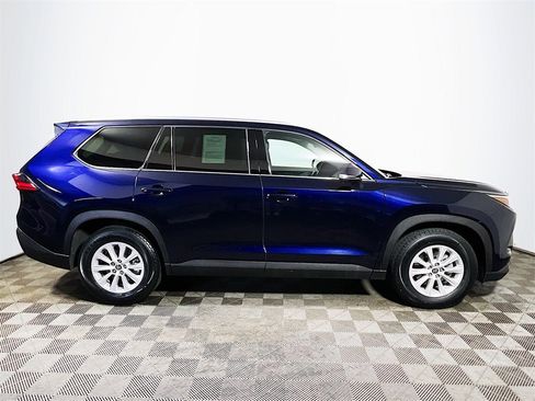 Certified 2024 Toyota Grand Highlander XLE image 9