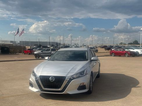 Used 2020 Nissan Altima 2.5 S FWD image 7
