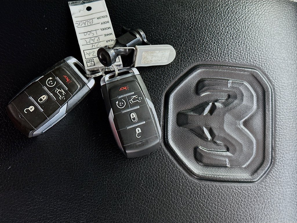 Used 2024 RAM 1500 Laramie AWD/4WD image 35