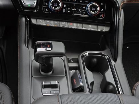 New 2026 GMC Sierra 1500 AT4 w/ AT4 Premium Package AWD/4WD image 13