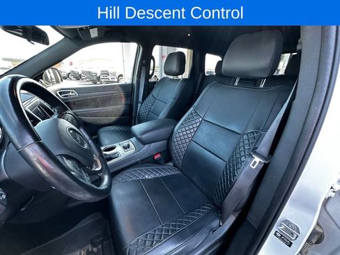 Used 2021 Jeep Grand Cherokee Laredo image 11