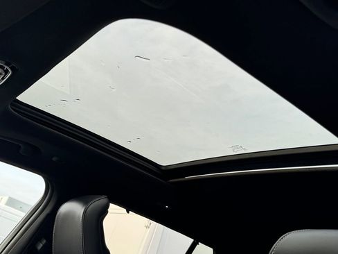 Used 2023 Jeep Grand Cherokee Overland w/ Luxury Tech Group IV image 37