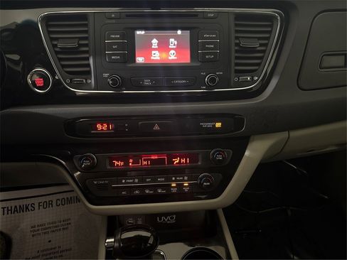 Used 2016 Kia Sedona EX image 34