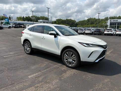 Used 2022 Toyota Venza XLE AWD/4WD image 15
