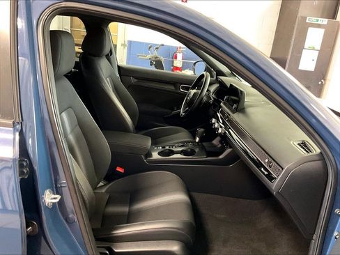 Used 2025 Honda Civic Sport image 11