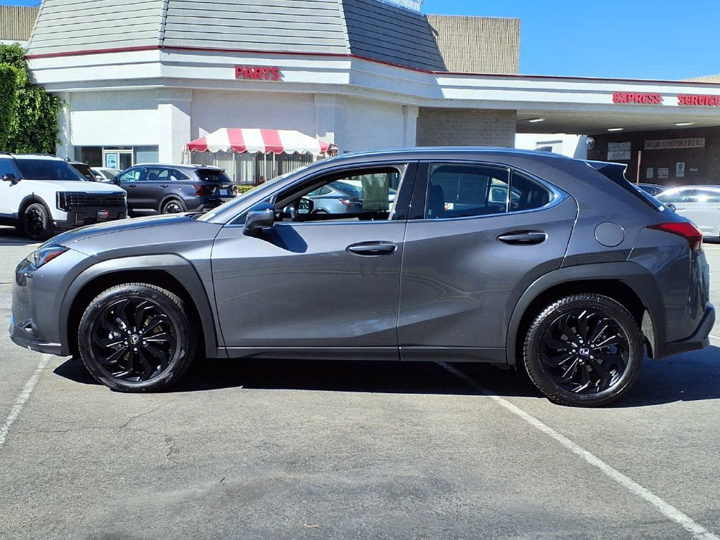 Used 2022 Lexus UX 200 w/ Accessory Package (Z1) FWD image 2