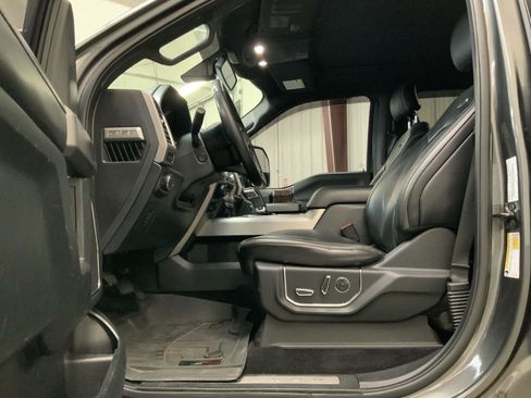 Used 2016 Ford F150 Platinum w/ Equipment Group 701A Luxury AWD/4WD image 18