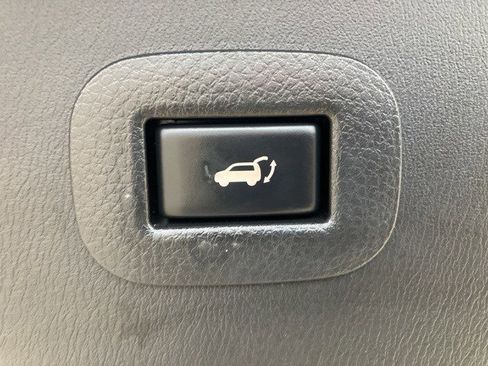 Used 2020 Nissan Armada SL w/ Premium Package image 27