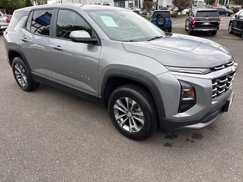 Used 2025 Chevrolet Equinox LT FWD image 7