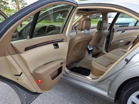 Used 2007 Mercedes-Benz S 550 4MATIC image 32