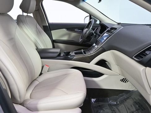 Used 2020 Lincoln Nautilus Reserve w/ Equipment Group 201A AWD/4WD image 16
