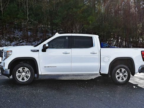 Used 2025 GMC Sierra 1500 SLT image 4