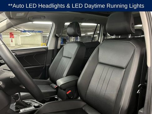 Used 2023 Volkswagen Tiguan SE image 18
