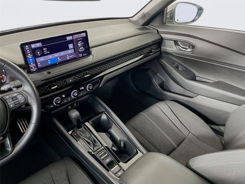 Used 2023 Honda Accord Sport image 27