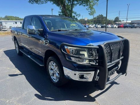 Used 2017 Nissan Titan SL AWD/4WD image 8