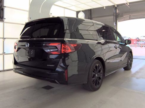 Used 2025 Honda Odyssey Sport-L image 3