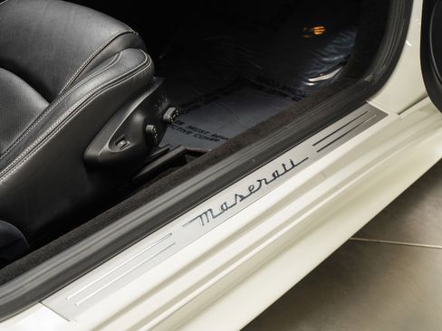 Used 2012 Maserati GranTurismo S image 31