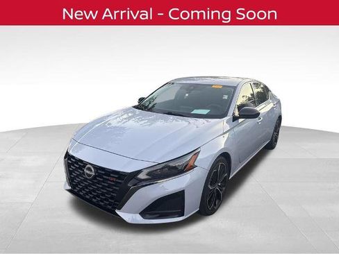 Certified 2023 Nissan Altima 2.5 SR image 1