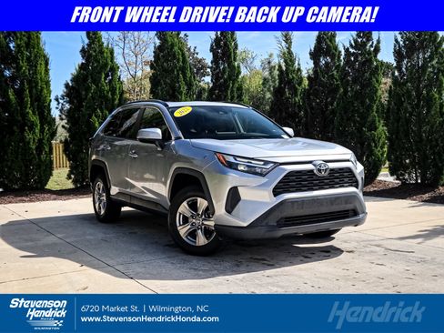 Used 2022 Toyota RAV4 XLE w/ Convenience Package image 1
