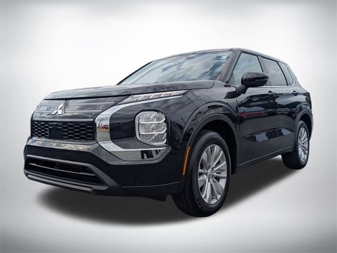 New 2026 Mitsubishi Outlander ES image 7