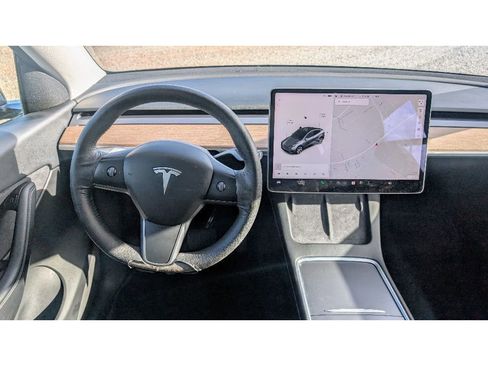 Used 2021 Tesla Model Y Long Range image 32