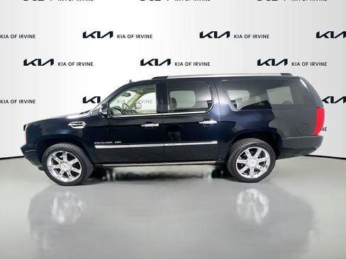 Used 2011 Cadillac Escalade ESV Premium image 4