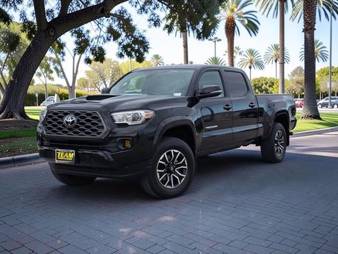 Used 2021 Toyota Tacoma TRD Sport w/ Technology Package AWD/4WD image 1