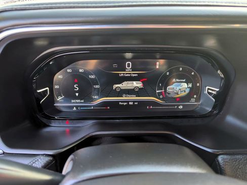 Used 2023 GMC Yukon XL Denali image 21