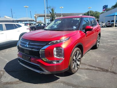 Used 2025 Mitsubishi Outlander SE