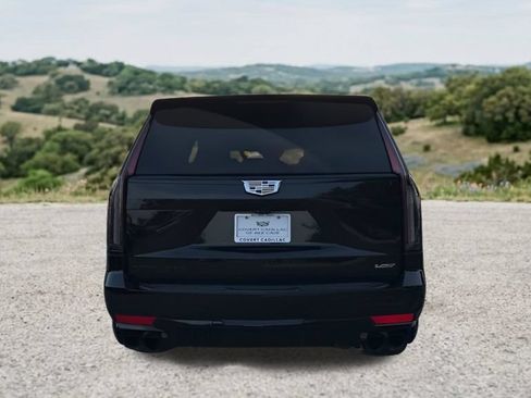 Certified 2023 Cadillac Escalade ESV V w/ LPO, ONYX Package AWD/4WD image 8