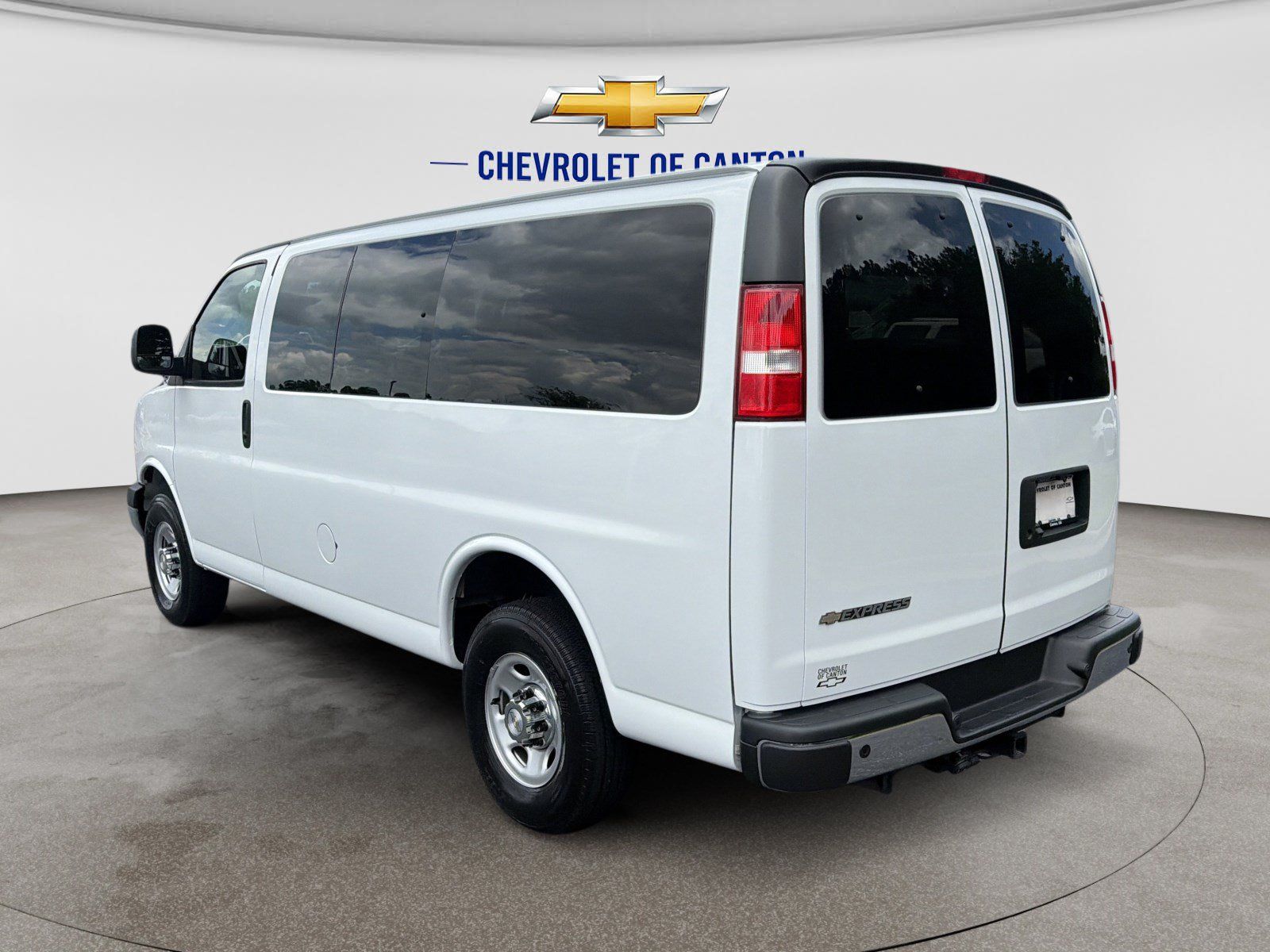 Used 2022 Chevrolet Express 2500 LT RWD image 7
