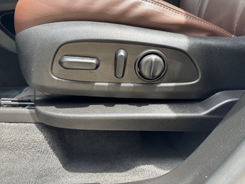 Used 2019 Buick Enclave Avenir w/ Avenir Technology Package AWD/4WD image 17